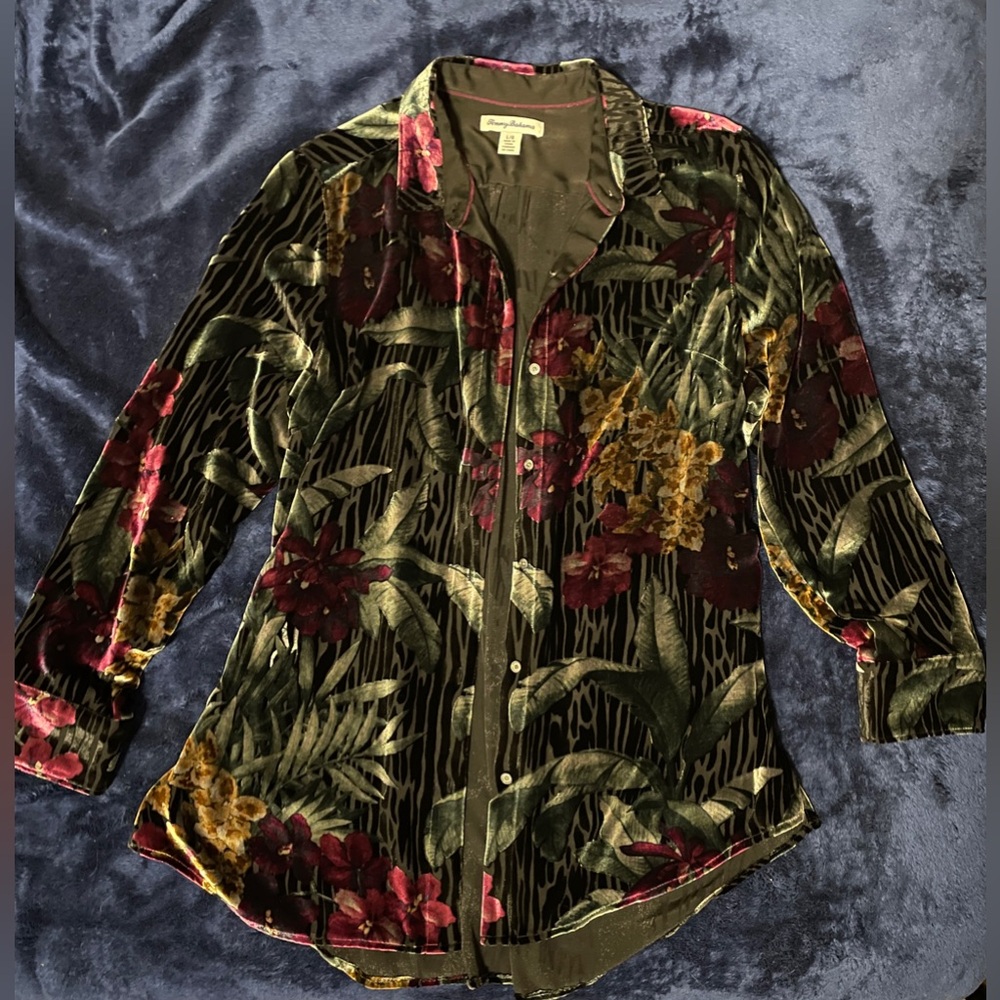 L Tommy Bahama Black Floral velvet & silk long sleeve button down shirt